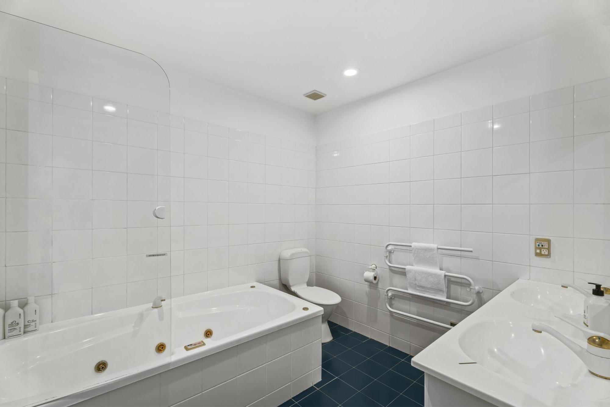Lakefront Living At Remarkables Retreat - Eight Queenstown Ngoại thất bức ảnh